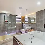 3 Bed In Oc-91347 *
